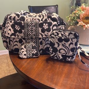 Very Bradley Retired Black & White Floral Tote/Purse Set